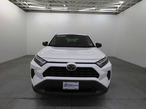 Used 2023 Toyota RAV4 LE AWD/4WD image 2