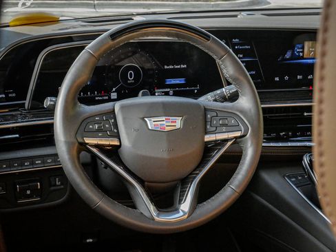 Used 2022 Cadillac Escalade Premium Luxury image 6