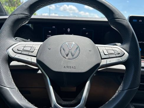 Used 2025 Volkswagen Tiguan SE R-Line AWD/4WD image 25
