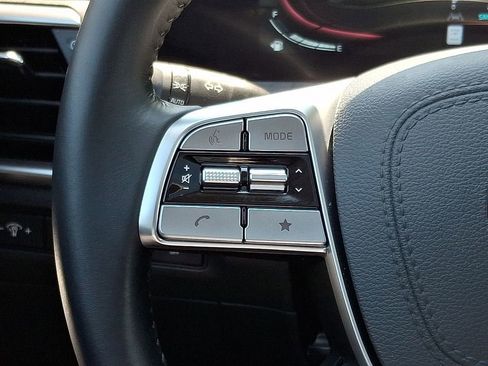 Used 2025 Kia Telluride EX w/ EX Captain's Chair Package FWD image 21