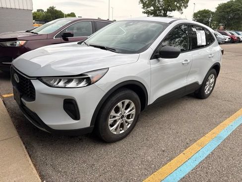 Used 2025 Ford Escape Active AWD/4WD image 1