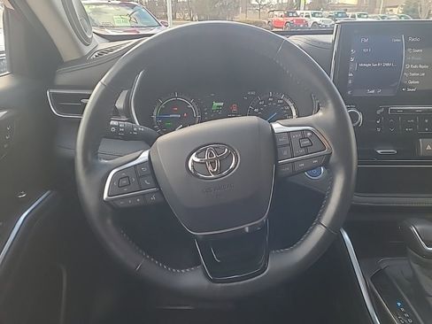 Used 2020 Toyota Highlander Limited AWD/4WD image 16
