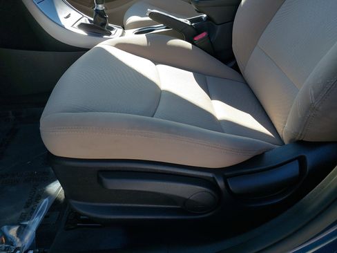 Used 2014 Hyundai Elantra SE image 29