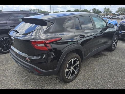 Used 2024 Chevrolet Trax RS FWD image 6