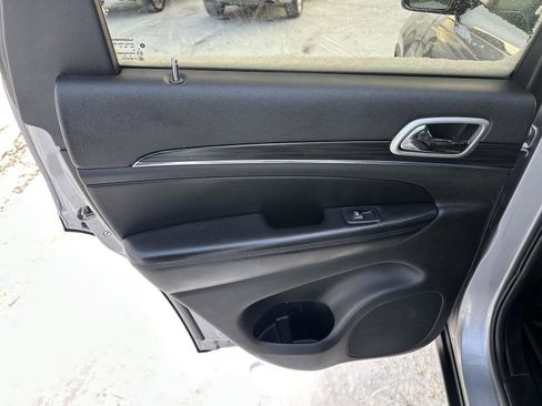 Used 2020 Jeep Grand Cherokee Limited image 17