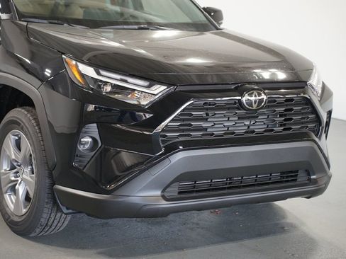 New 2025 Toyota RAV4 XLE image 4