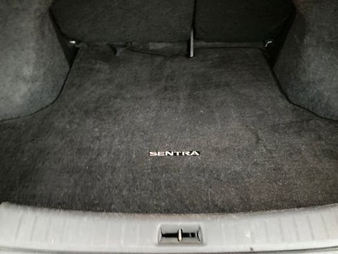 Used 2018 Nissan Sentra SR w/ SR Midnight Edition Package image 27