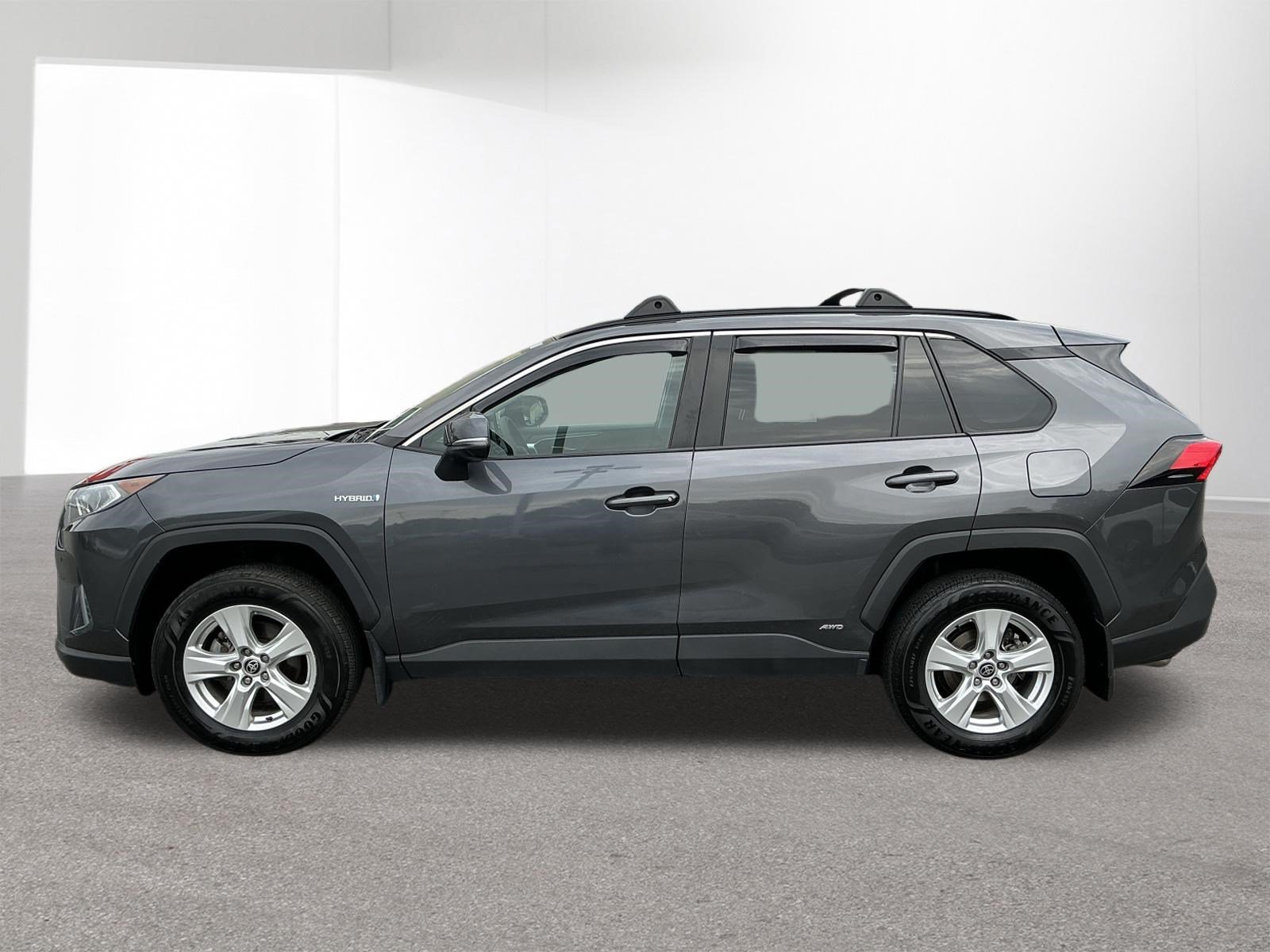 Used 2021 Toyota RAV4 XLE w/ Convenience Package AWD/4WD image 7