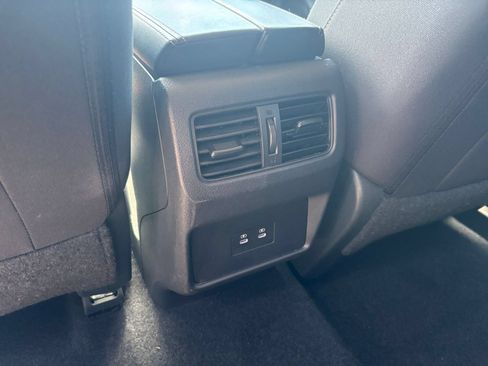 Used 2025 Nissan Rogue SV FWD image 23