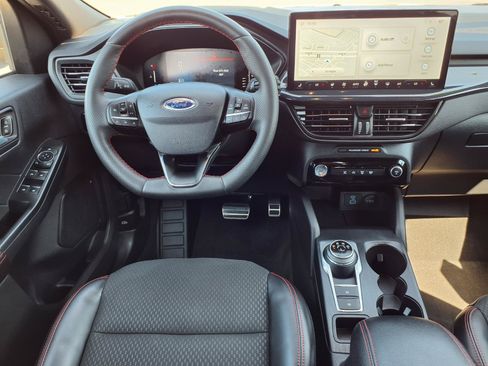 Used 2023 Ford Escape ST-Line w/ Tech Pack #1 AWD/4WD image 6