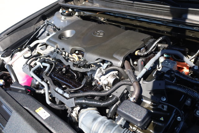 Used 2025 Toyota Camry SE FWD image 11