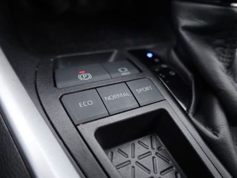 Used 2023 Toyota RAV4 LE image 28