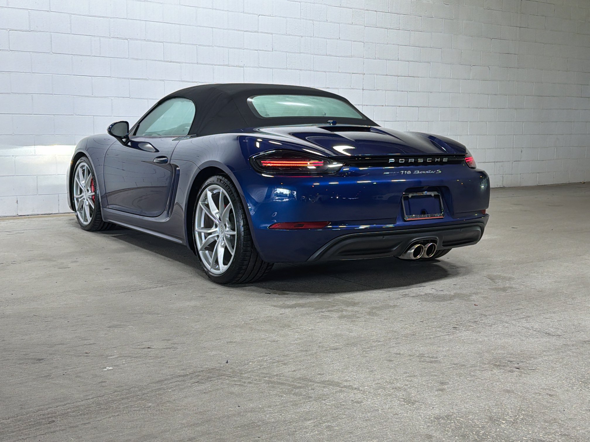 Certified 2024 Porsche 718 Boxster S RWD image 3