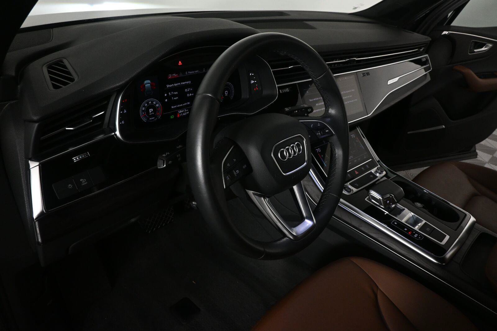 Used 2021 Audi Q7 3.0T Premium Plus w/ Premium Plus Package AWD/4WD image 6