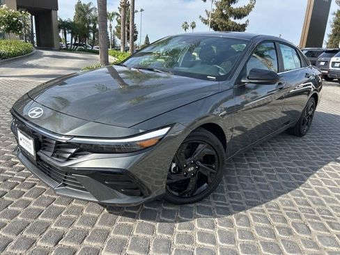 New 2026 Hyundai Elantra SEL Sport Premium FWD image 2