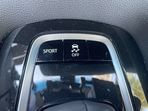 Used 2021 Toyota Corolla SE FWD image 17