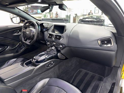 Used 2019 Aston Martin V8 Vantage Coupe image 66