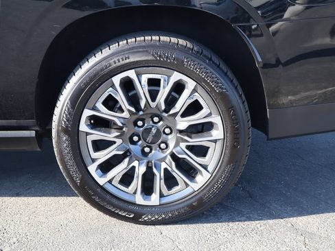 Used 2024 GMC Yukon XL Denali Ultimate AWD/4WD image 13