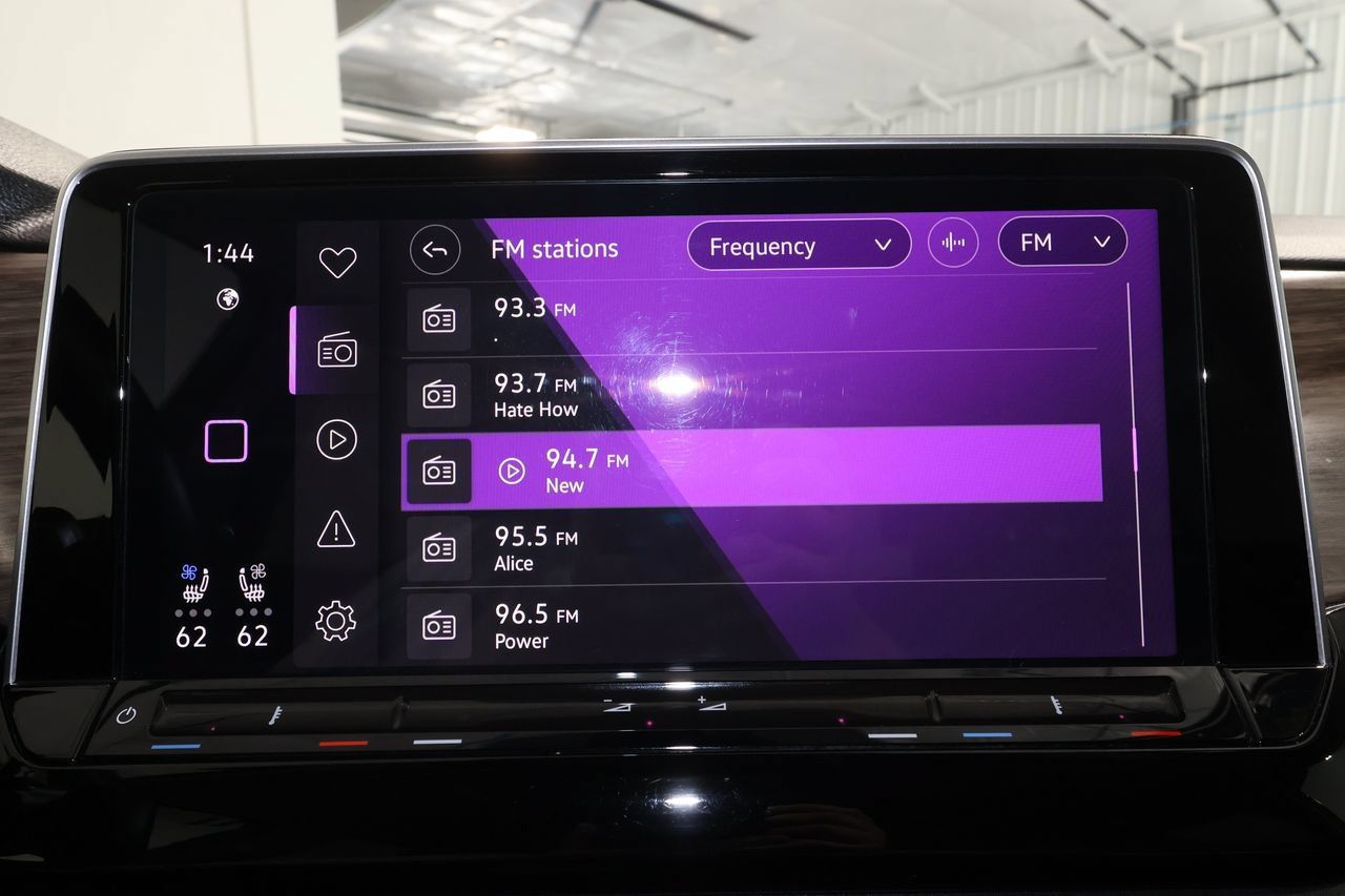 Used 2024 Volkswagen Atlas SEL AWD/4WD image 12