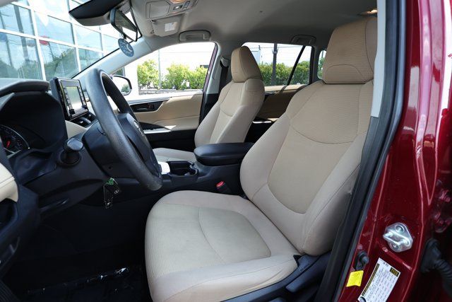 Used 2019 Toyota RAV4 LE FWD image 23