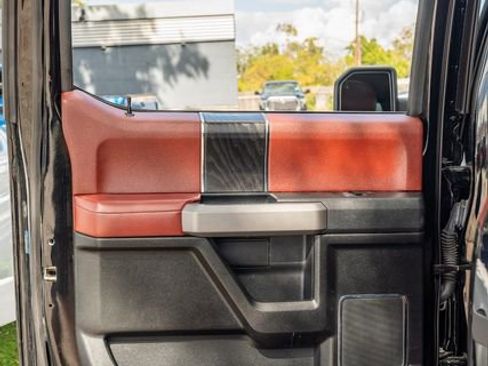 Used 2018 Ford F150 Platinum w/ Equipment Group 701A Luxury image 34