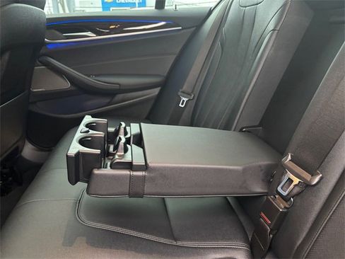 Used 2021 BMW 540i w/ M Sport Package image 31