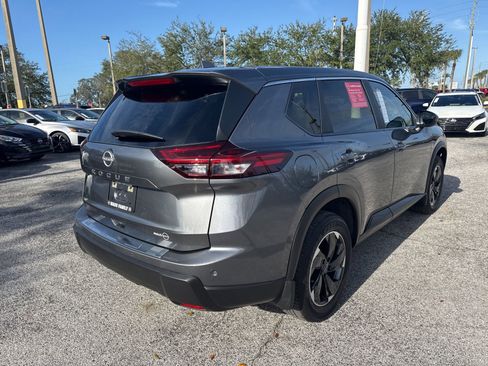 Certified 2025 Nissan Rogue SV image 5