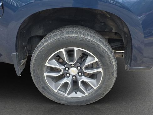 Used 2021 Chevrolet Silverado 1500 LT AWD/4WD image 5