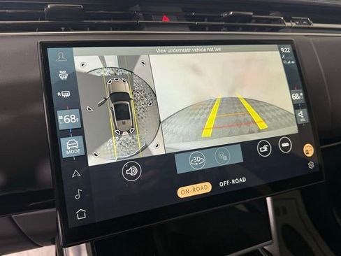 Certified 2025 Land Rover Range Rover SE image 33