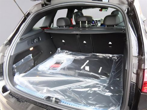 New 2025 Mercedes-Benz GLC 43 AMG 4MATIC image 18