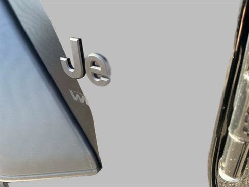 Used 2022 Jeep Wrangler Unlimited Sport image 17