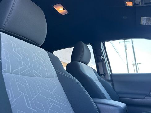 Certified 2022 Toyota Tacoma TRD Off-Road w/ Technology Package image 16