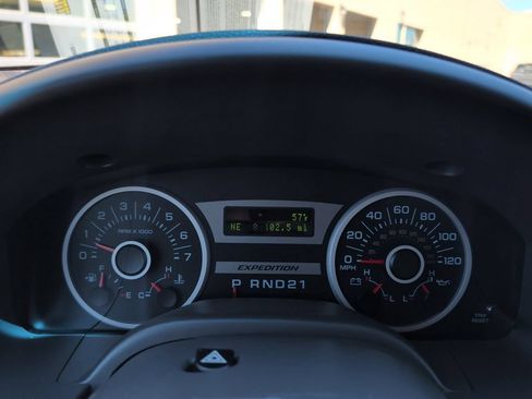 Used 2005 Ford Expedition XLT AWD/4WD image 19