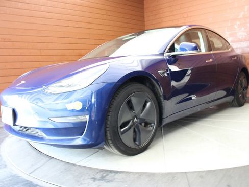 Used 2020 Tesla Model 3 Standard Range Plus image 16