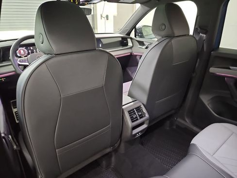 New 2026 Volkswagen Tiguan SE R-Line image 18