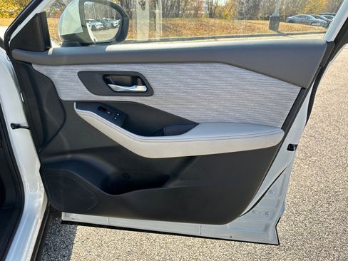 Certified 2023 Nissan Rogue SV image 14