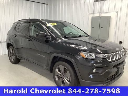 Used 2022 Jeep Compass Latitude image 1