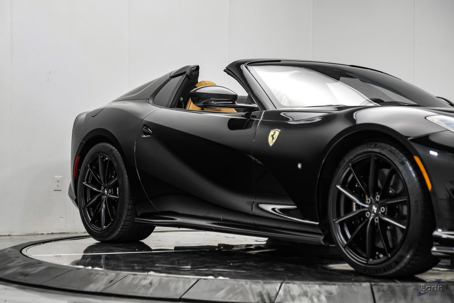 Used 2022 Ferrari 812 GTS RWD image 34