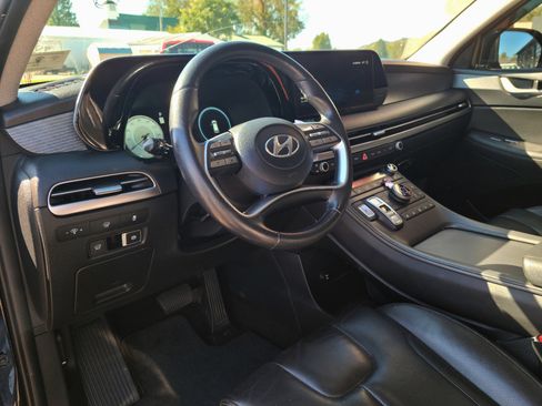 Used 2023 Hyundai Palisade Limited w/ Cargo Package image 9