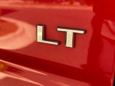 Used 2022 Chevrolet Silverado 1500 LT AWD/4WD image 49
