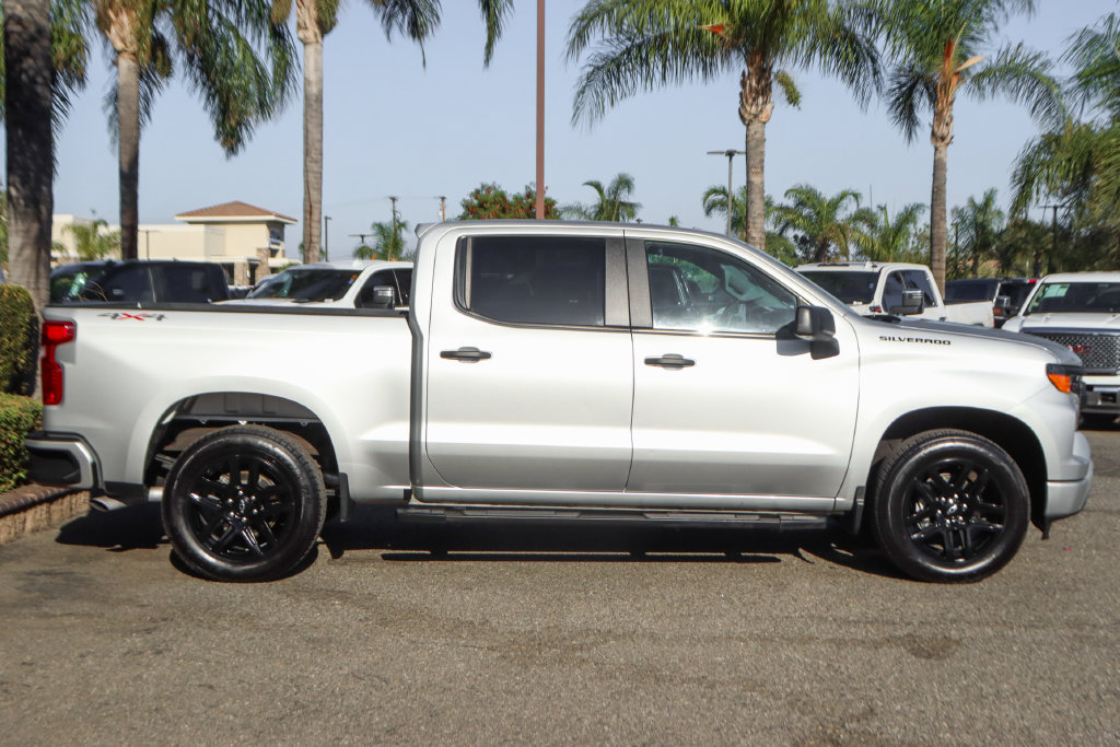 Used 2022 Chevrolet Silverado 1500 Custom w/ LPO, Dark Essentials Package AWD/4WD image 10