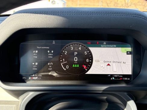 Used 2023 Land Rover Defender 90 S image 19