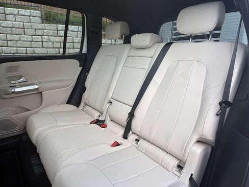 Used 2026 Mercedes-Benz GLB 250 4MATIC image 21