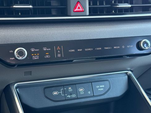 New 2026 Kia Carnival EX FWD image 22
