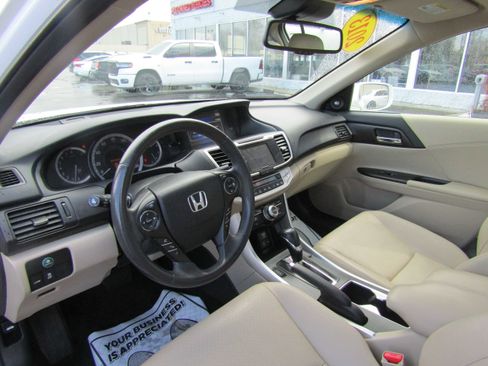 Used 2013 Honda Accord Touring image 12