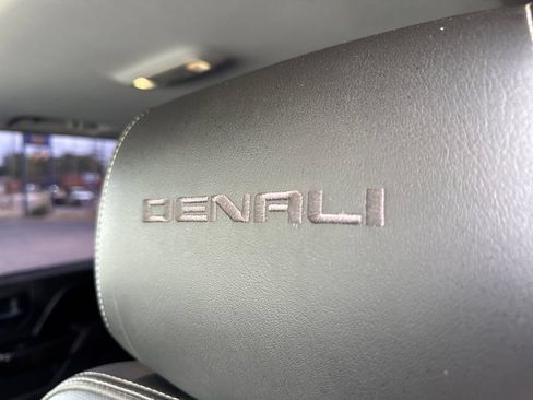 Used 2015 GMC Sierra 1500 Denali AWD/4WD image 19