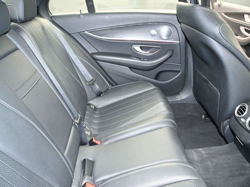 Used 2020 Mercedes-Benz E 350 4MATIC Sedan image 19