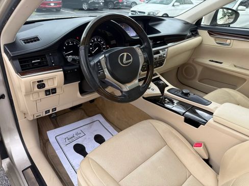 Used 2014 Lexus ES 350 w/ Premium Package FWD image 11