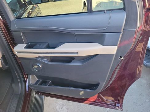 Used 2024 Ford Expedition Max XLT RWD image 32