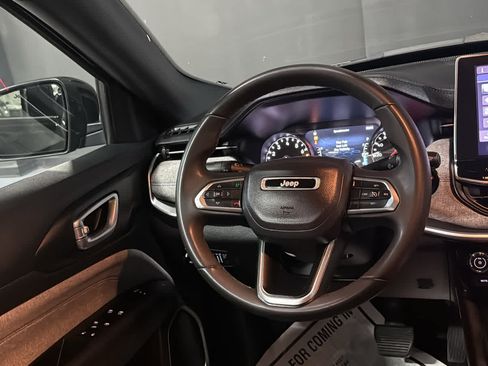 Used 2024 Jeep Compass Latitude AWD/4WD image 27